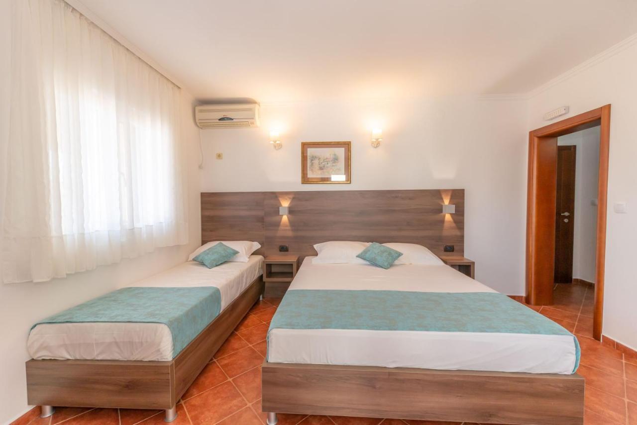 Guest House Medin Petrovac Eksteriør billede
