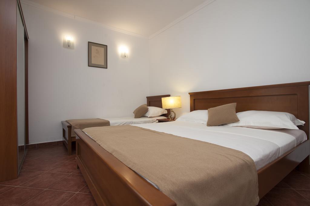 Guest House Medin Petrovac Eksteriør billede
