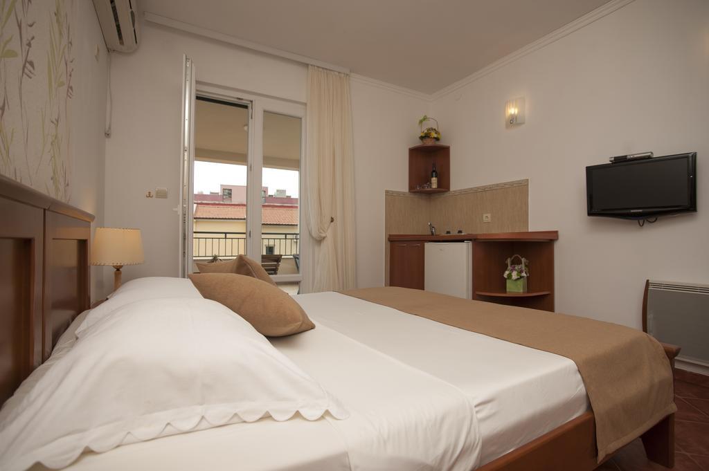 Guest House Medin Petrovac Eksteriør billede