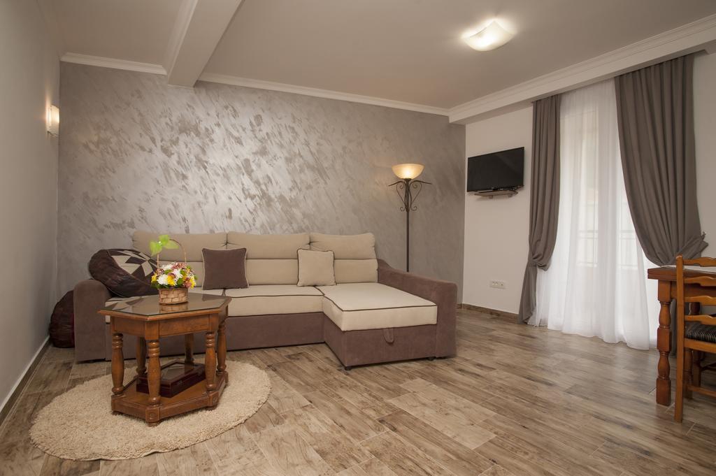 Guest House Medin Petrovac Eksteriør billede