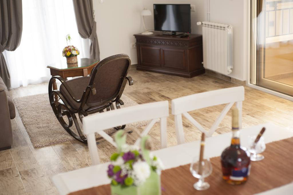 Guest House Medin Petrovac Eksteriør billede