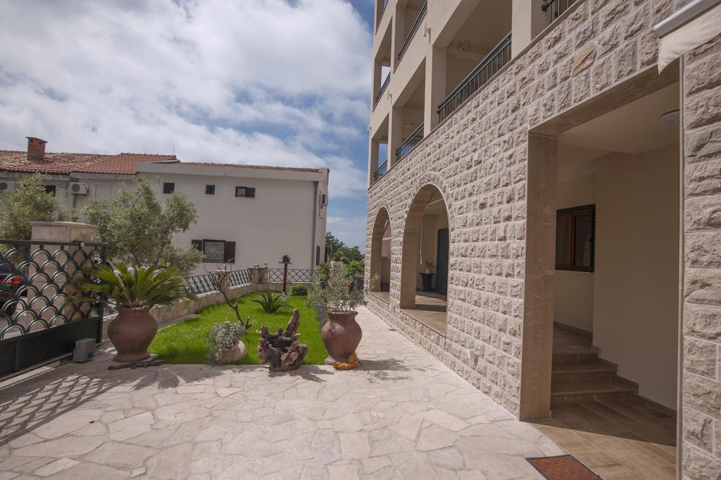 Guest House Medin Petrovac Eksteriør billede